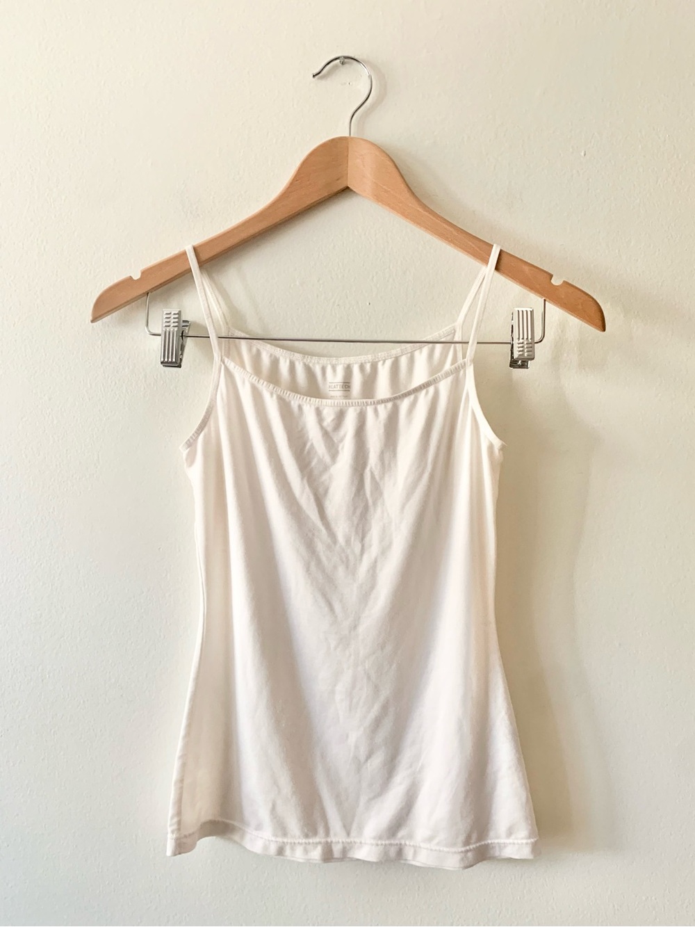 NEW Uniqlp Women's White Heattech Spaghetti Strap Cami Tank Top